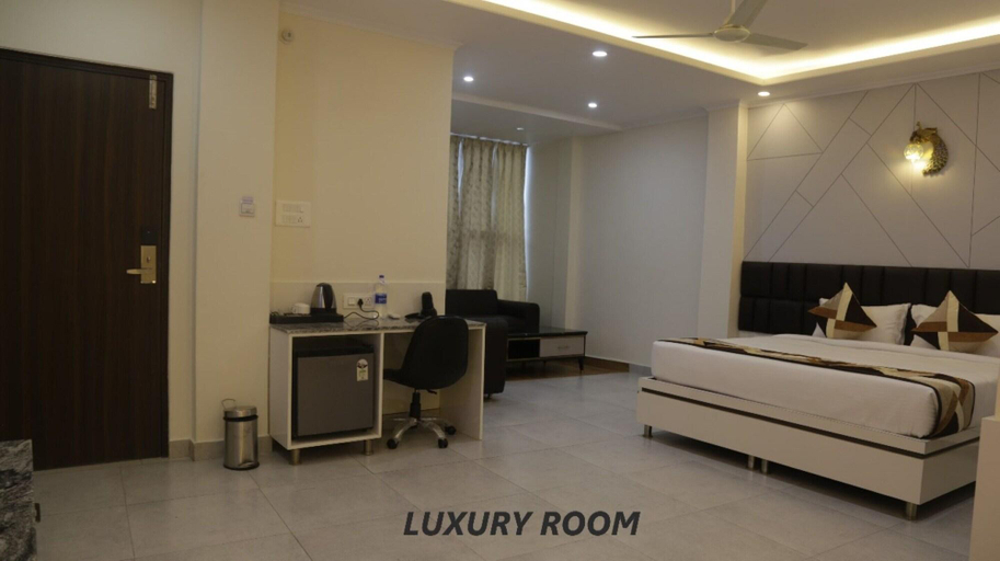 Bedroom 5, Hotel Roop Mandi, Kullu