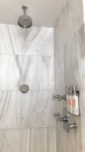 Bathroom 4, Pod 51, New York