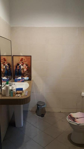 Bathroom 5, Crystal Hill R, Ranau