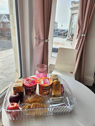 Others 5, Hotel Claytou, Blackpool
