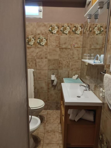Bathroom 5, B&B Residenza Leonardo, Ancona