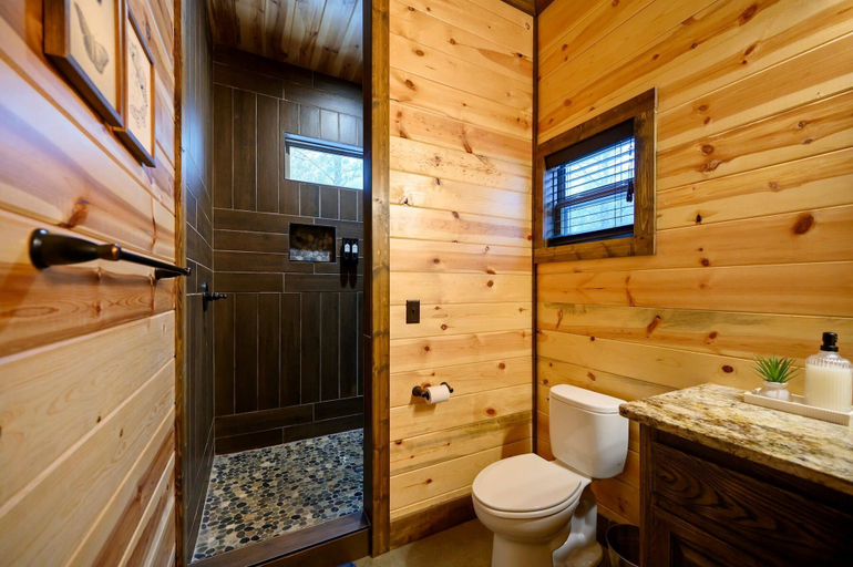 Bathroom, Cabin Vibe - Bunkroom - 3 King - Firepit - Shuffleboard, McCurtain