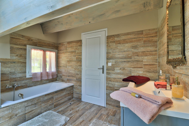 Bathroom 3, L’Alpen Roc, Alpes-Maritimes