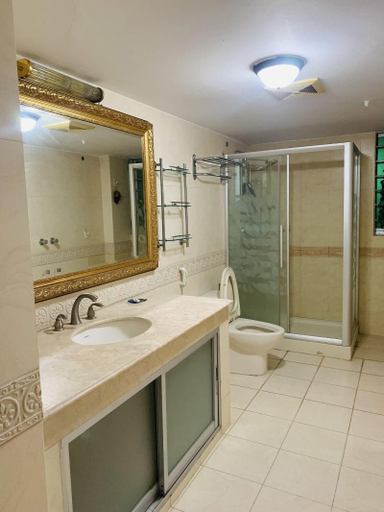 Bathroom 4, Hotel Heaven Inn, Dhaka