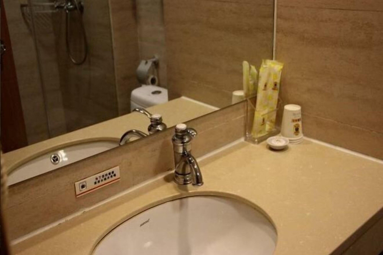 Bathroom 3, Super 8 Hotel Premier (Xiamen Railway Station), Xiamen