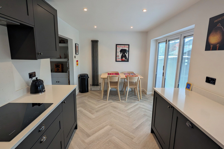 Private kitchen 2, 3 Bed-sleeps 5-garden-parking-pets, Cumbria