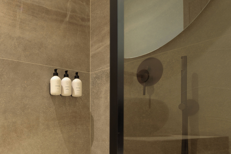 Bathroom 5, The Key, South Aegean