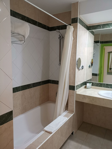 Bathroom 4, Hotel el Puntazo II, Almería