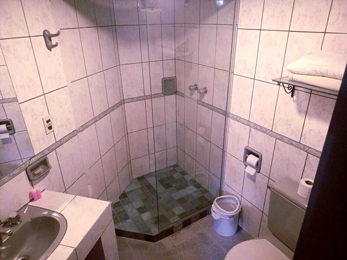 Bathroom, Hostal Recoleta Sur, Oropeza