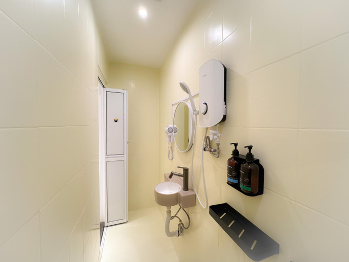 Bathroom 4, Apple 1 Hotel Queensbay, Pulau Penang