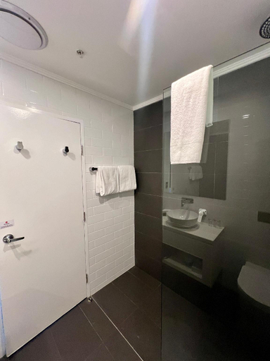 Bathroom 11