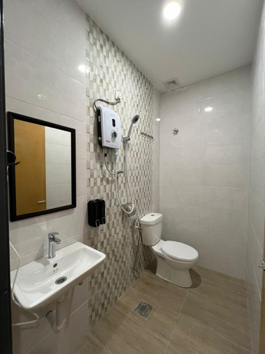Bathroom 3, KIWI INN, Larut and Matang