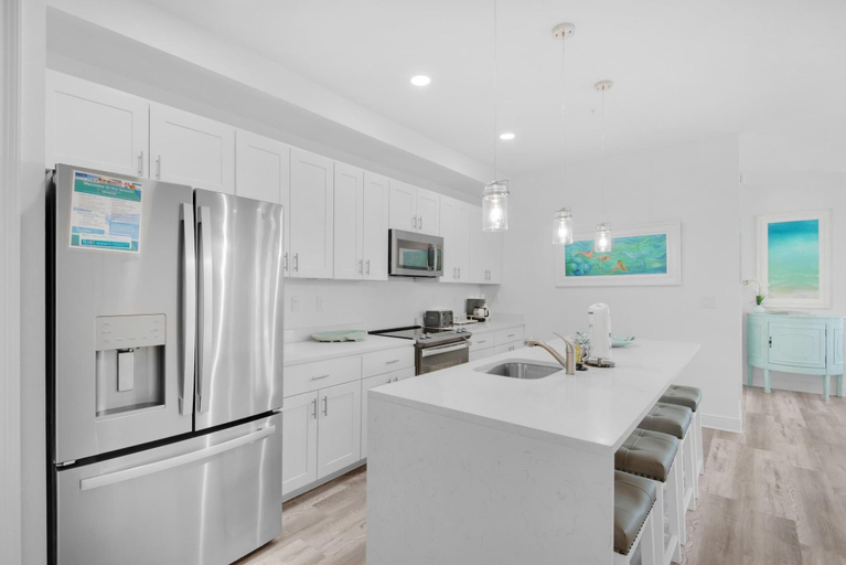 Others 3, Gulf Place Residences 109, Walton