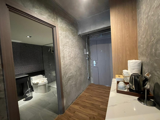 Bathroom 1, The Loft122 , Wang Thonglang