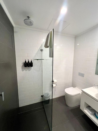 Bathroom 11