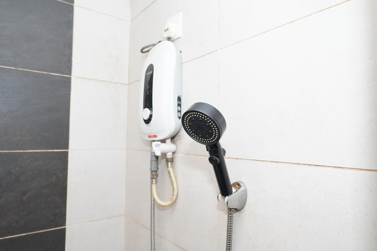 Bathroom 4, Hotel Shri Putiri, Johor Bahru