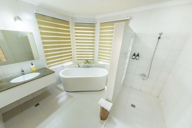 Bathroom, Palms Cove Resort, Panglao