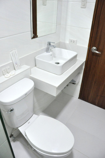Bathroom 13