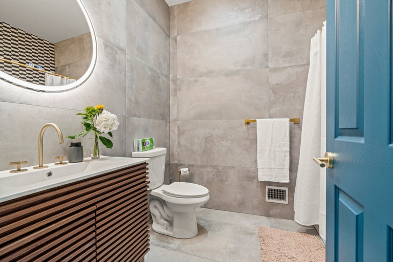 Bathroom 3, Historic Old City 1 Bedroom, 1 Bath, Philadelphia