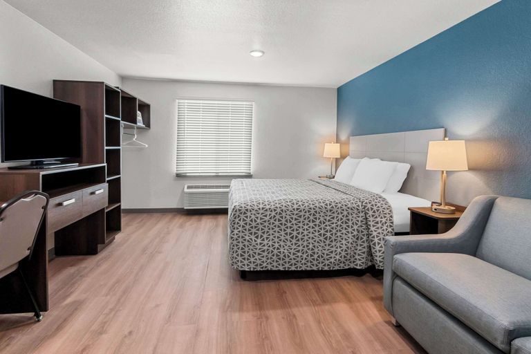Bedroom 3, Woodspring Suites Waco South, McLennan