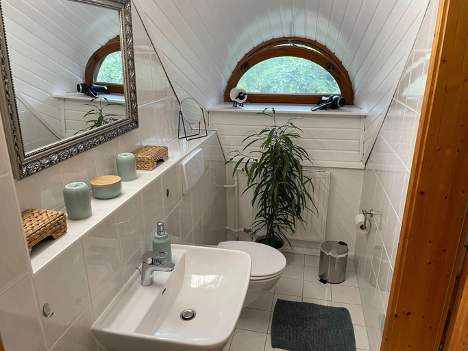 Bathroom 3, Retreat with Garden & Family Amenities, Nordwestmecklenburg
