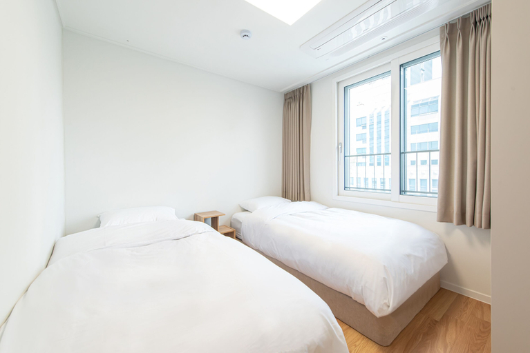 Bedroom 12
