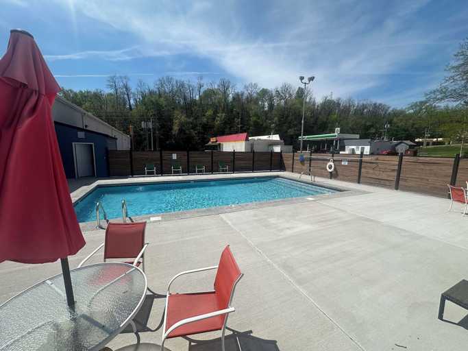 Sport & Beauty 2, Lighthouse Inn & Suites, Marion