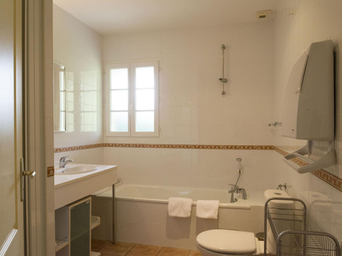Bathroom 2, Luxury Villa in France with Pool, Deux-Sèvres