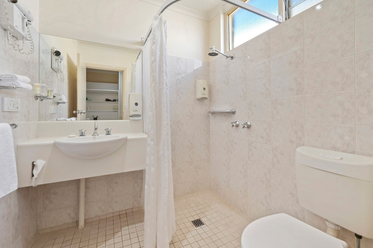 Bathroom 3, Comfort Inn Devonport, Devonport
