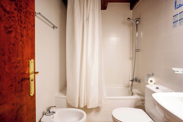 Bathroom 4, Apartamentos Ona Dorada el Tarter