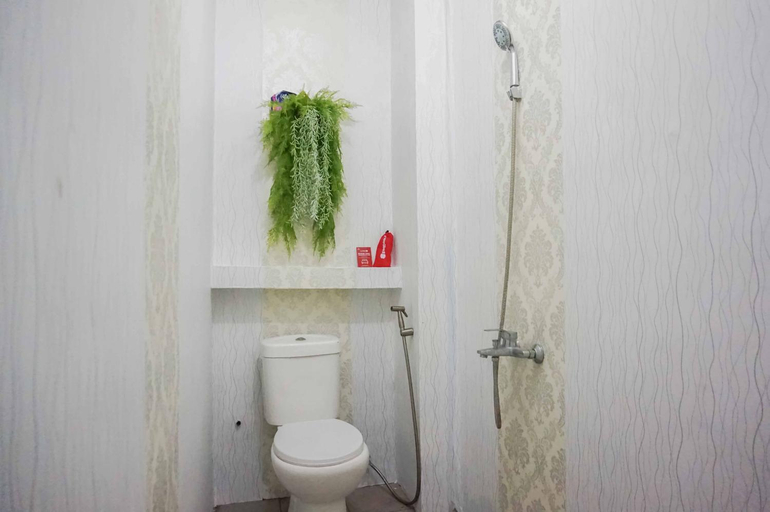 Bedroom 4, RedDoorz near Velodrome Malang 2, Malang
