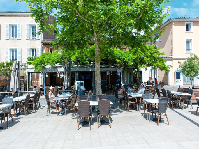 Food & Drinks, Villa in Taradeau near Vineyards Beaches, Var