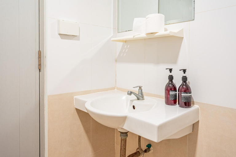 Bathroom 10