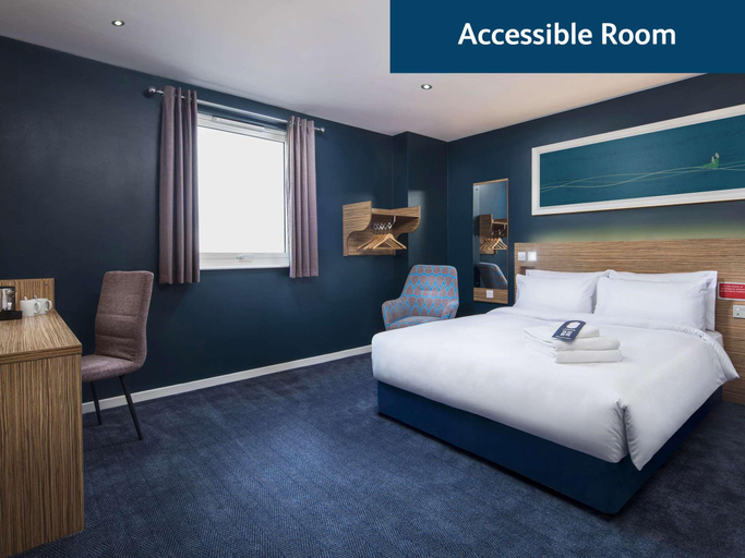 Bedroom 3, Travelodge Edinburgh Central Queen Street, Edinburgh