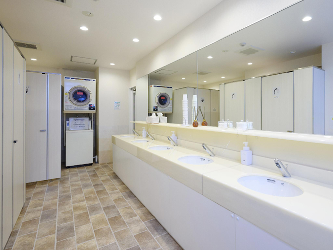 Bathroom 11