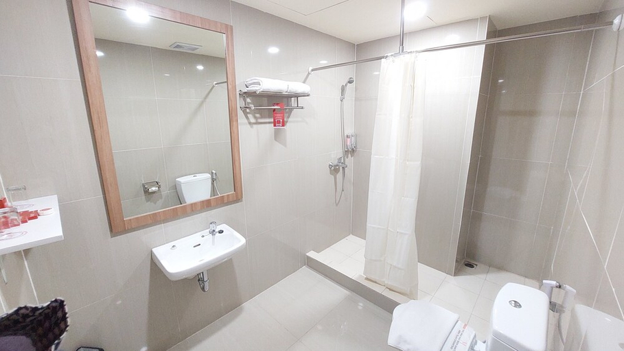 Bathroom 3, Moritz Hotel RSAB Harapan Kita (permanently closed), West Jakarta
