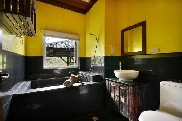 Bathroom 3, Provence Rose Lodge in Ching Jing B&B, Nantou