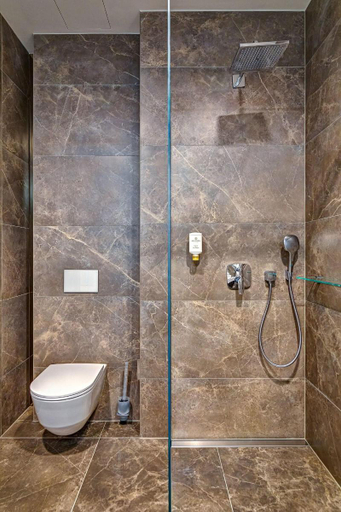 Bathroom 4, Old Town Haston, Środa Śląska