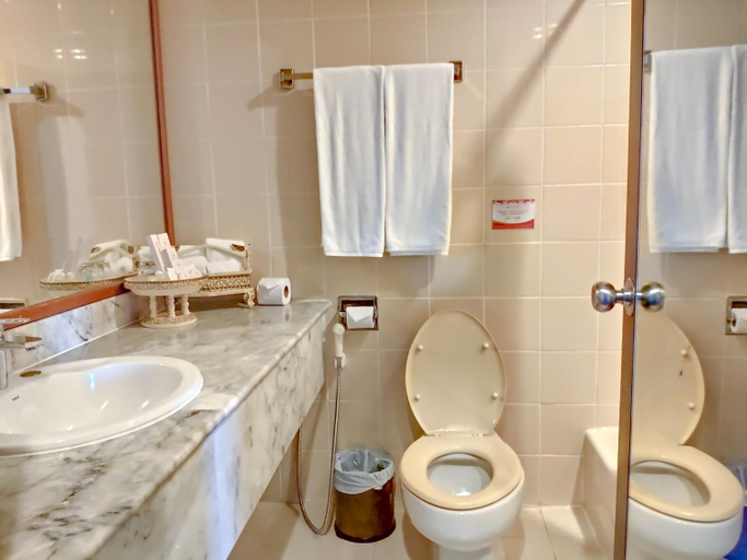 Bathroom 5, Chiang Mai Orchid Hotel, Muang Chiang Mai