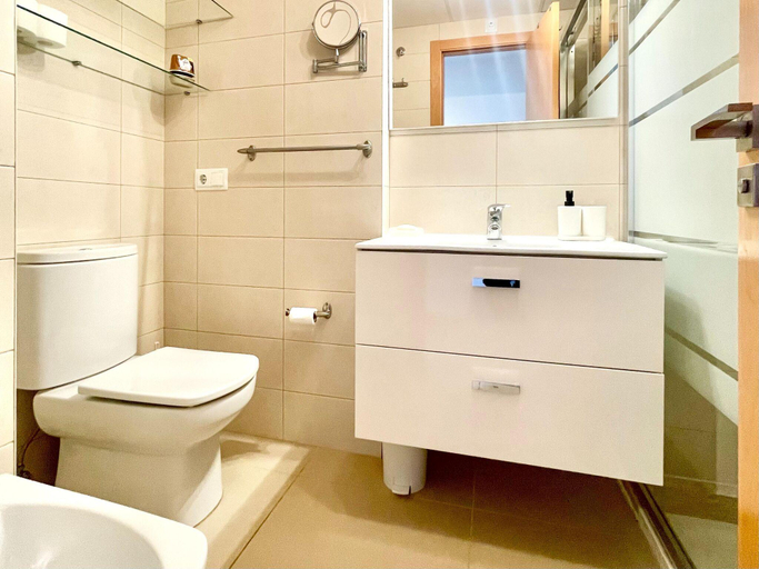 Bathroom 3, Apartment in Roquetas near the Beach, Almería