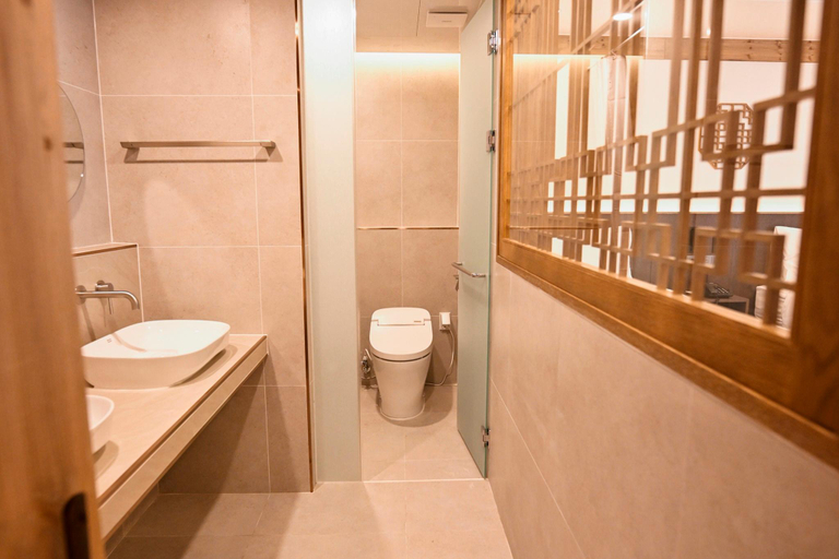 Bathroom 7