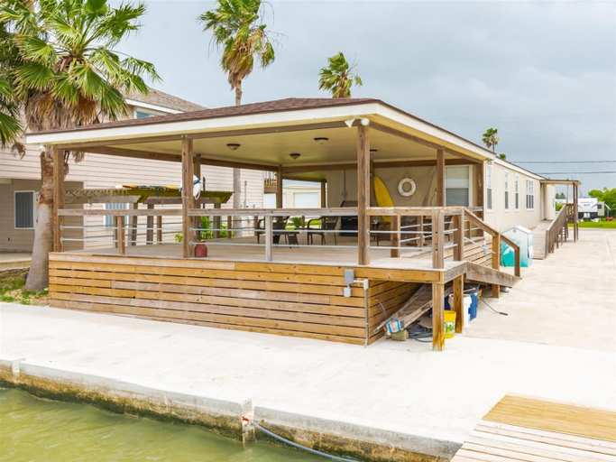 Sport & Beauty, Pier Pressure, Aransas