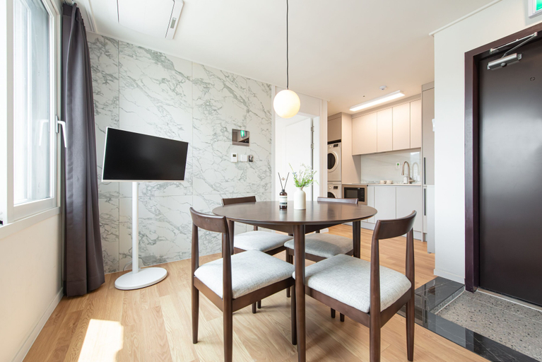 Dining Room 8