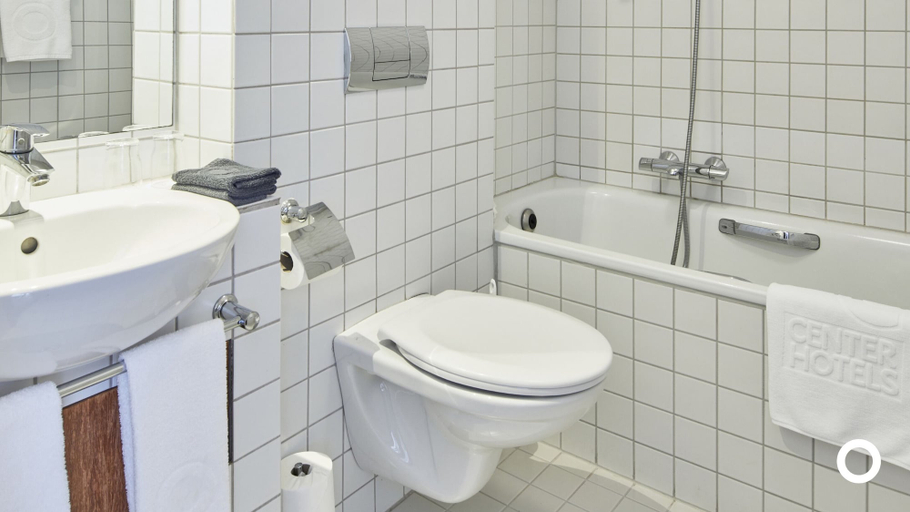 Bathroom 5, Center Hotels Plaza, Reykjavík