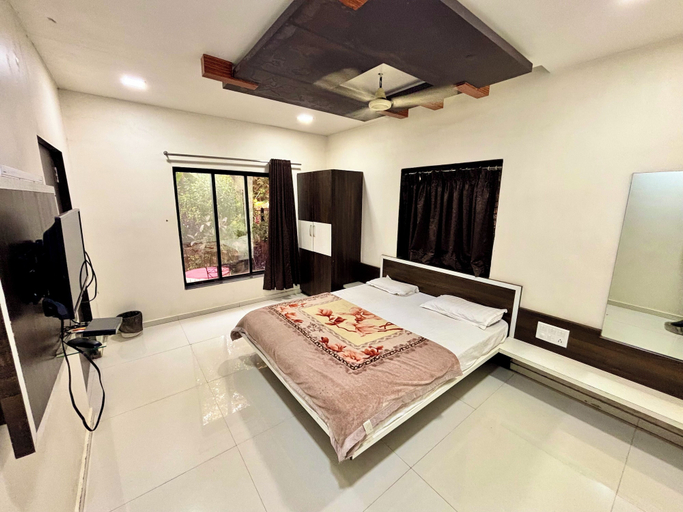 Others 5, Girichintan Bunglow, Satara