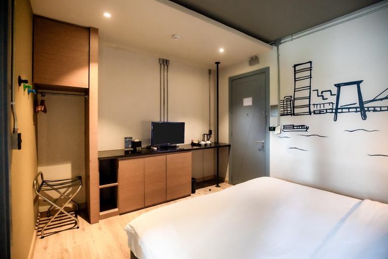 Bedroom 13