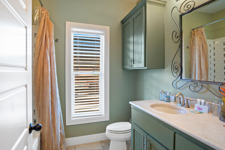 Bathroom 3, Baja Breeze, Nueces