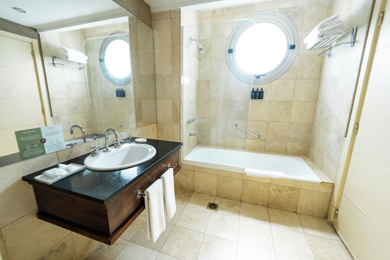 Bathroom 5, Amérian Mendoza, Capital