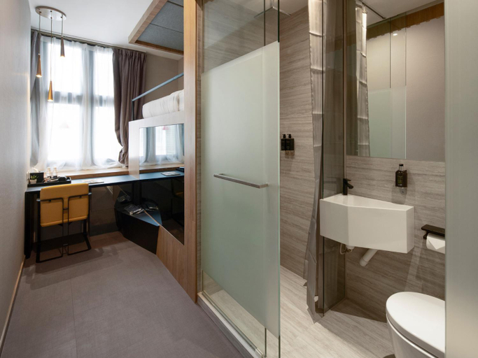 Bathroom 27