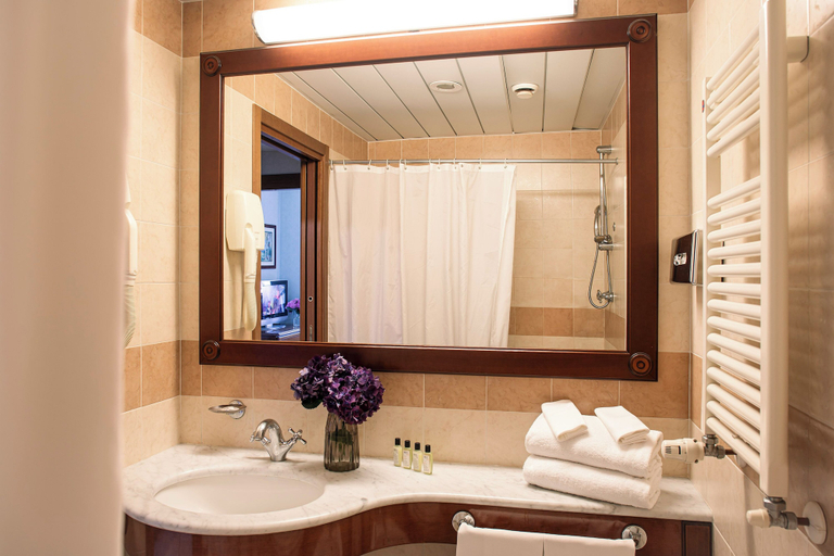Bathroom 5, Ripamonti Residence & Hotel, Milano
